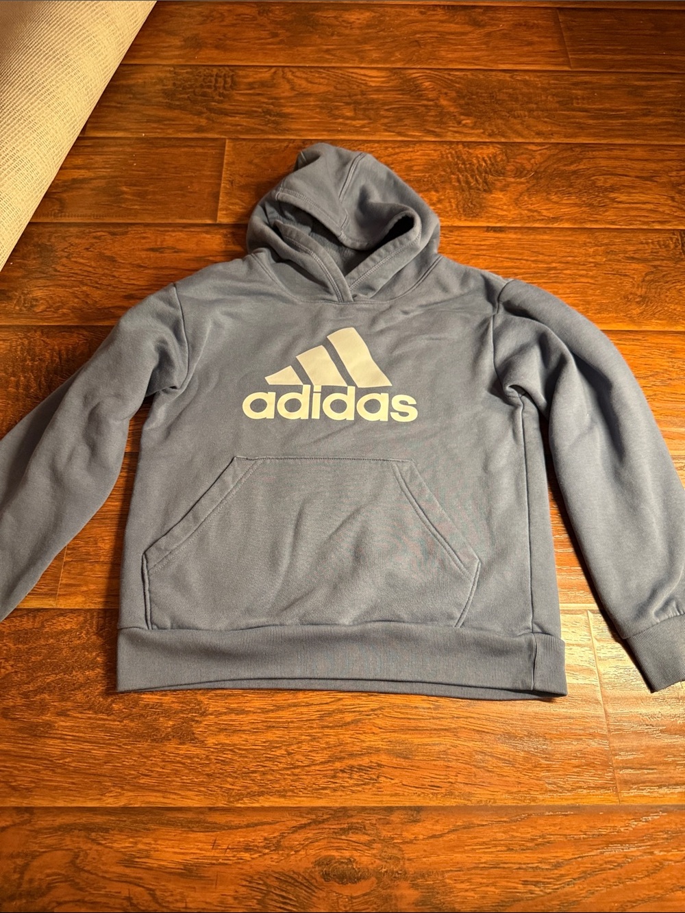 adidas youth Slate Blue Pullover Hoodie with Logo. Size 8. Luke new